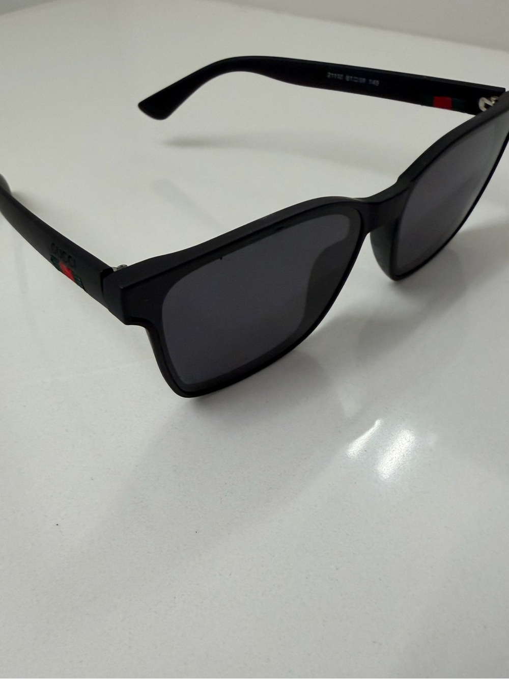 Gucci Black Square Sunglasses with Green & Red Web Stripe - Picture 1 of 12